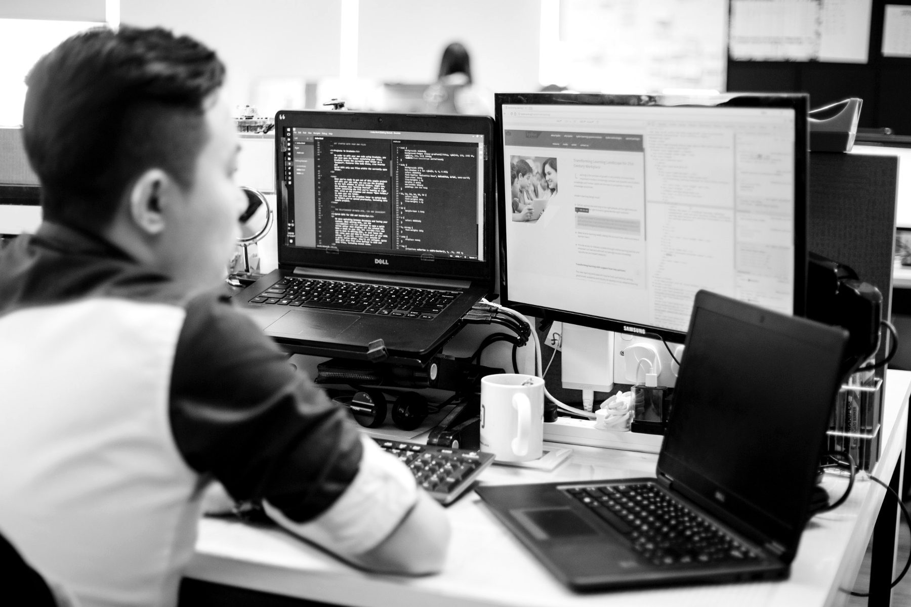 A Kydon operator at work across several systems